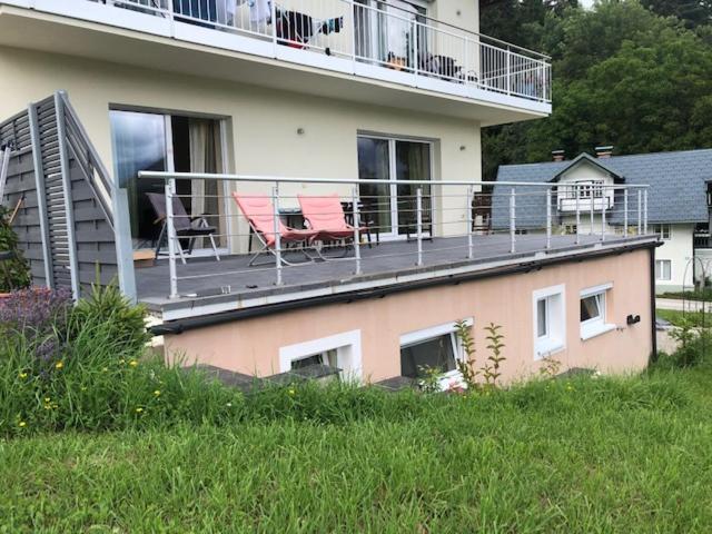 Velden View Ferienwohnung Mit Grosser Sonnenterrasse Und See- Und Karawankenblick Velden am Woerthersee Exterior photo