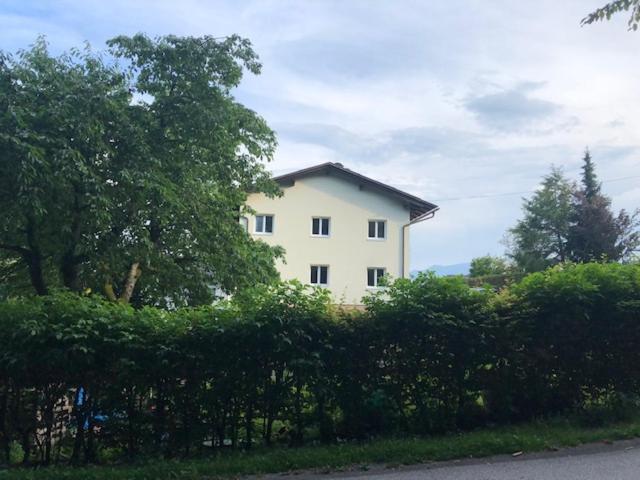 Velden View Ferienwohnung Mit Grosser Sonnenterrasse Und See- Und Karawankenblick Velden am Woerthersee Exterior photo
